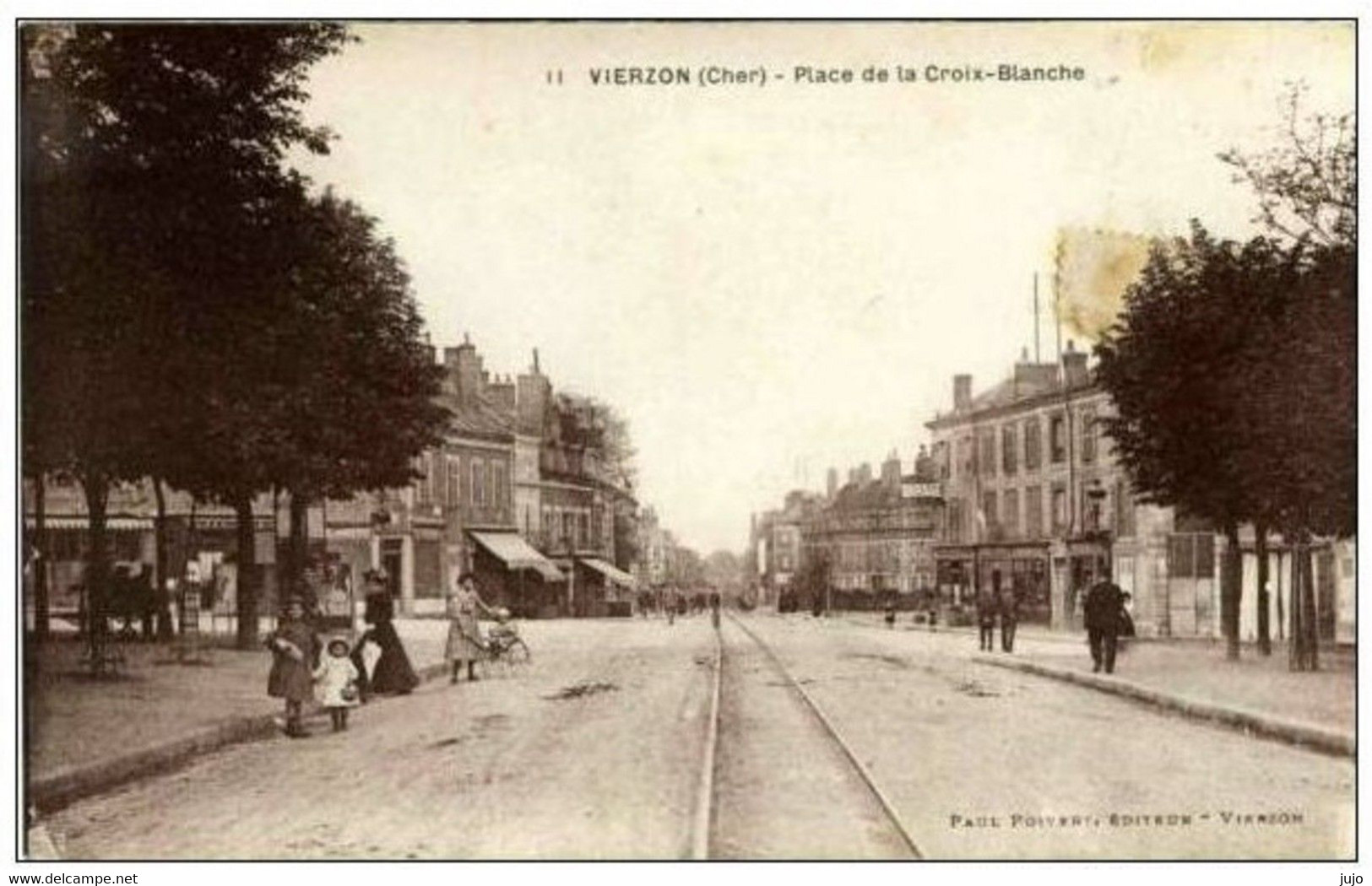 18 - VIERZON (Cher) - Place De La Croix Blanche - Animée - Vierzon