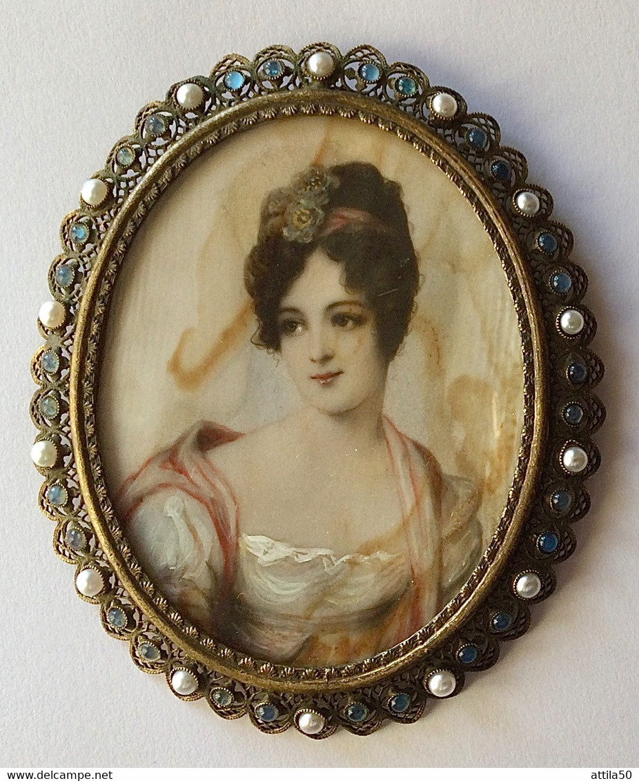 Miniatura Su Avorio ‘800 “Ritratto Di Donna” Bellissima E Rara Miniatura. Splendida Cornice Con Perle E Pietre Blu. - Prenten & Gravure