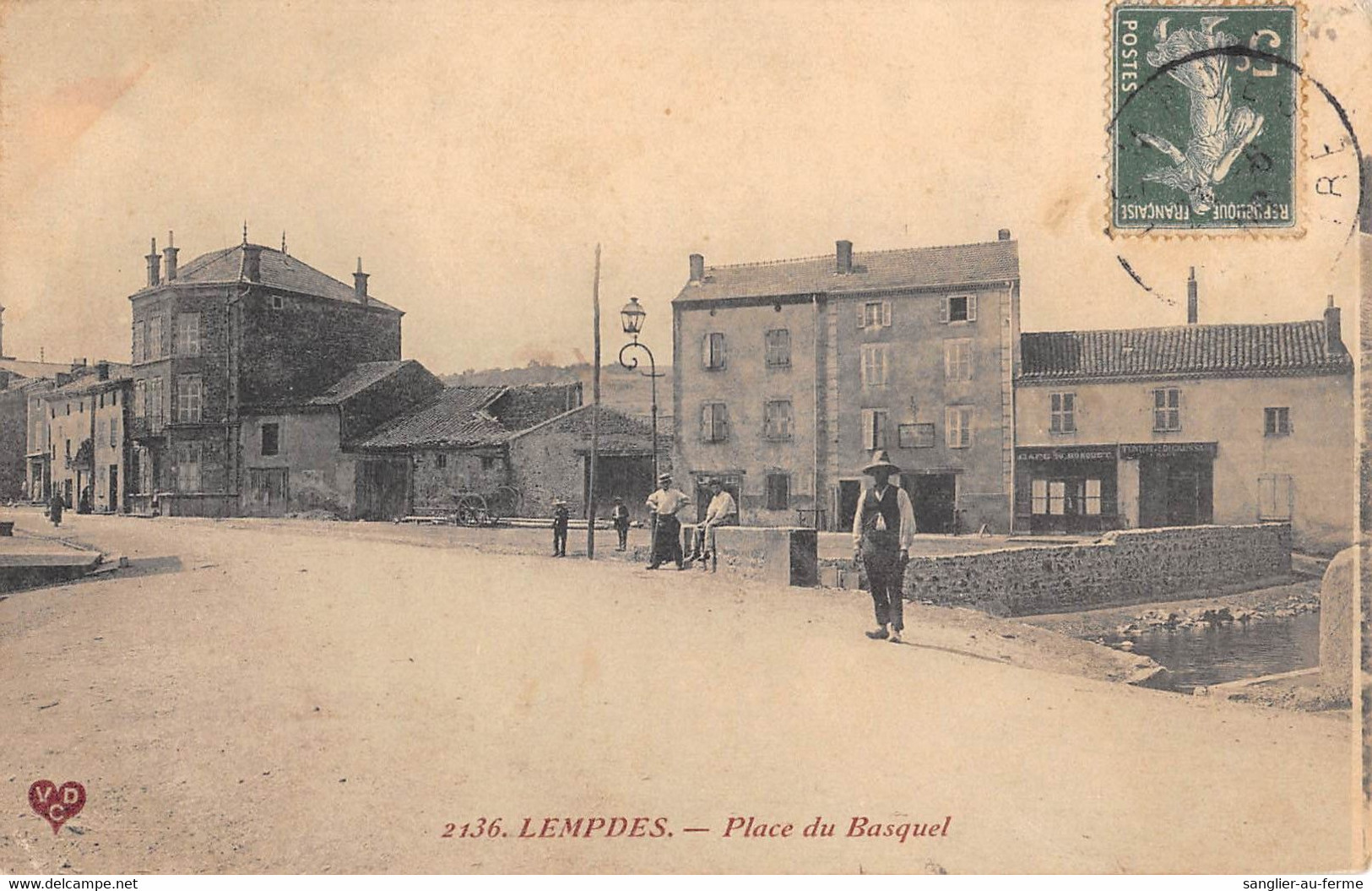 CPA 43 LEMPDES PLACE DU BASQUEL - Sonstige & Ohne Zuordnung