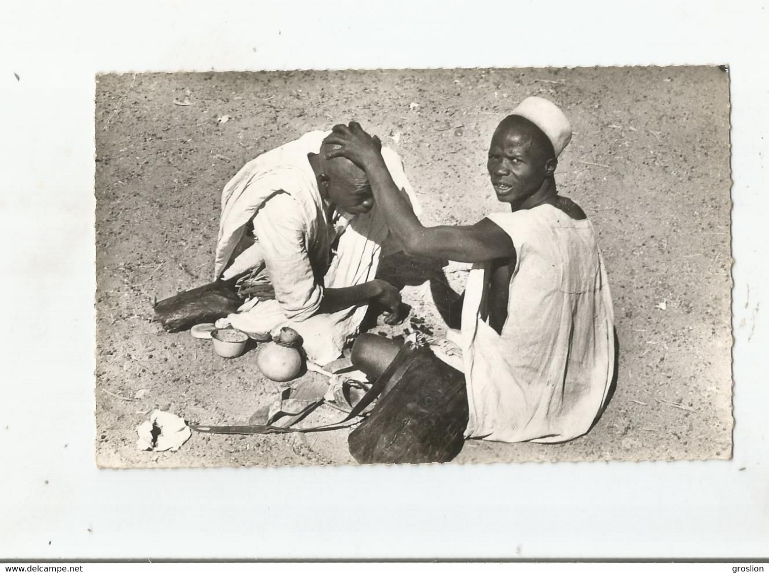 NIGER 14 SUR LE MARCHE  CARTE PHOTO LE COIFFEUR - Niger