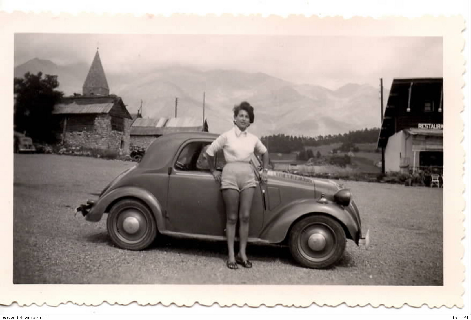 Automobile 1953 Peugeot à Auron   Jolie Jeune Femme Fille -  Photo 7x11.5cm - 2 Scans - Cars