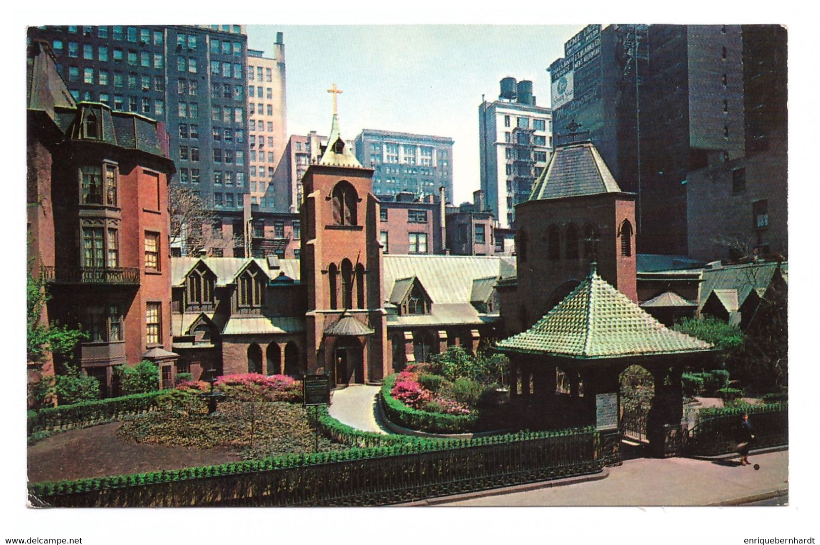 UNITED STATES // NEW YORK CITY // LITTLE CHURCH AROUND THE CORNER // 1960 - Iglesias