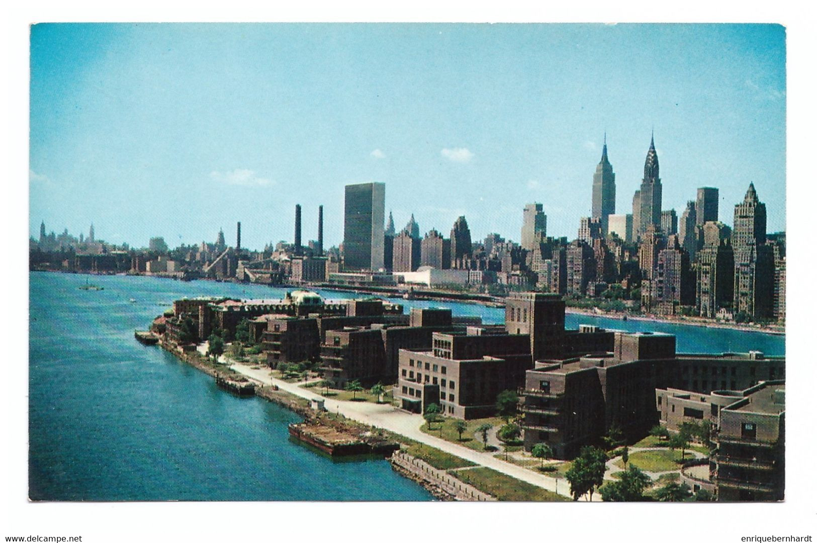 UNITED STATES // NEW YORK CITY // MIDTOWN MANHATTAN SKYLINE // 1960 - Panoramic Views