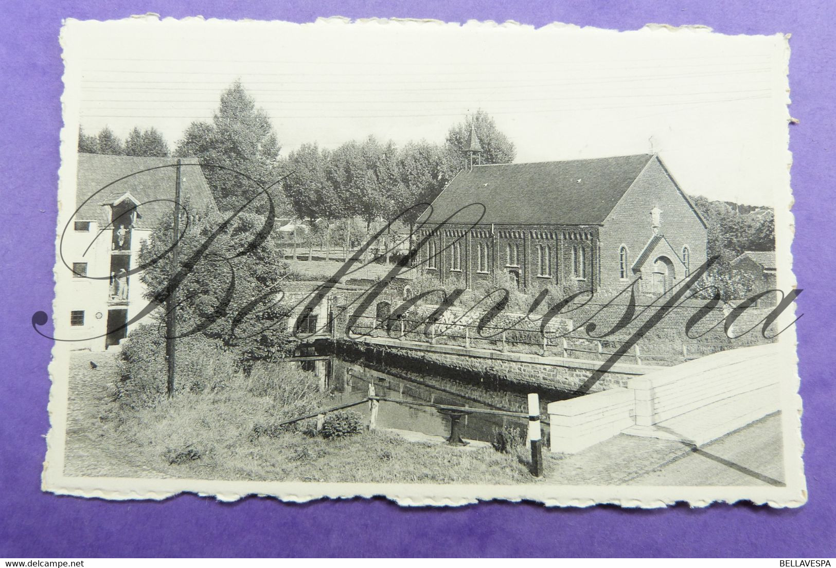 Zétrud-Lumay. Chapelle Du Sacre Coeur Et Le Moulin A Eau. Watermolen - Jodoigne