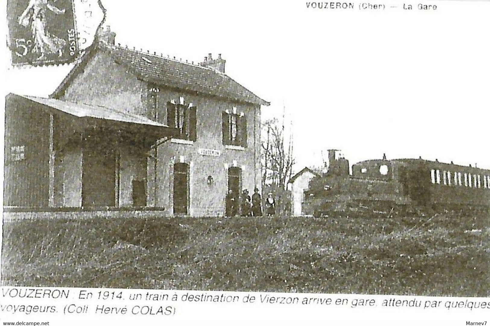 18 Cher - Image Photo - VOUZERON - La Gare - En 1914 Un Train Arrive En Gare Attendu Par Quelques Voyageurs - Vouzeron