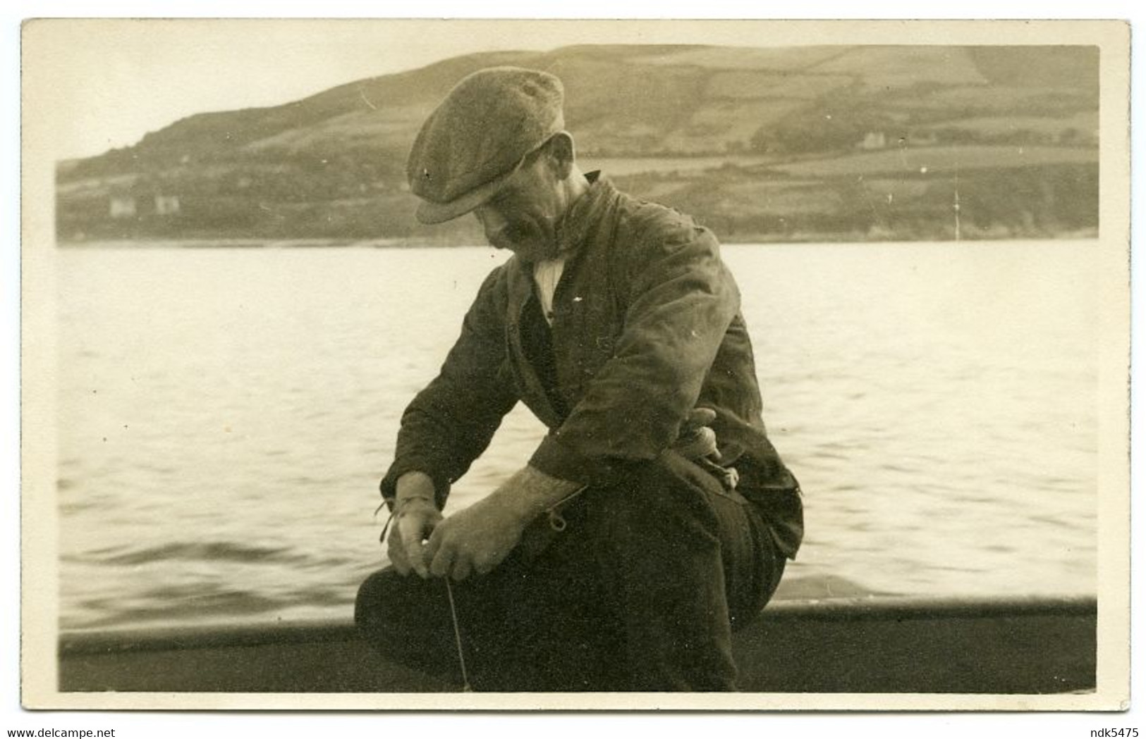 ISLE OF MAN : THE MATE BAITING A MACKEREL LINE, RAMSEY BAY, 1937 / FISHING - Isle Of Man