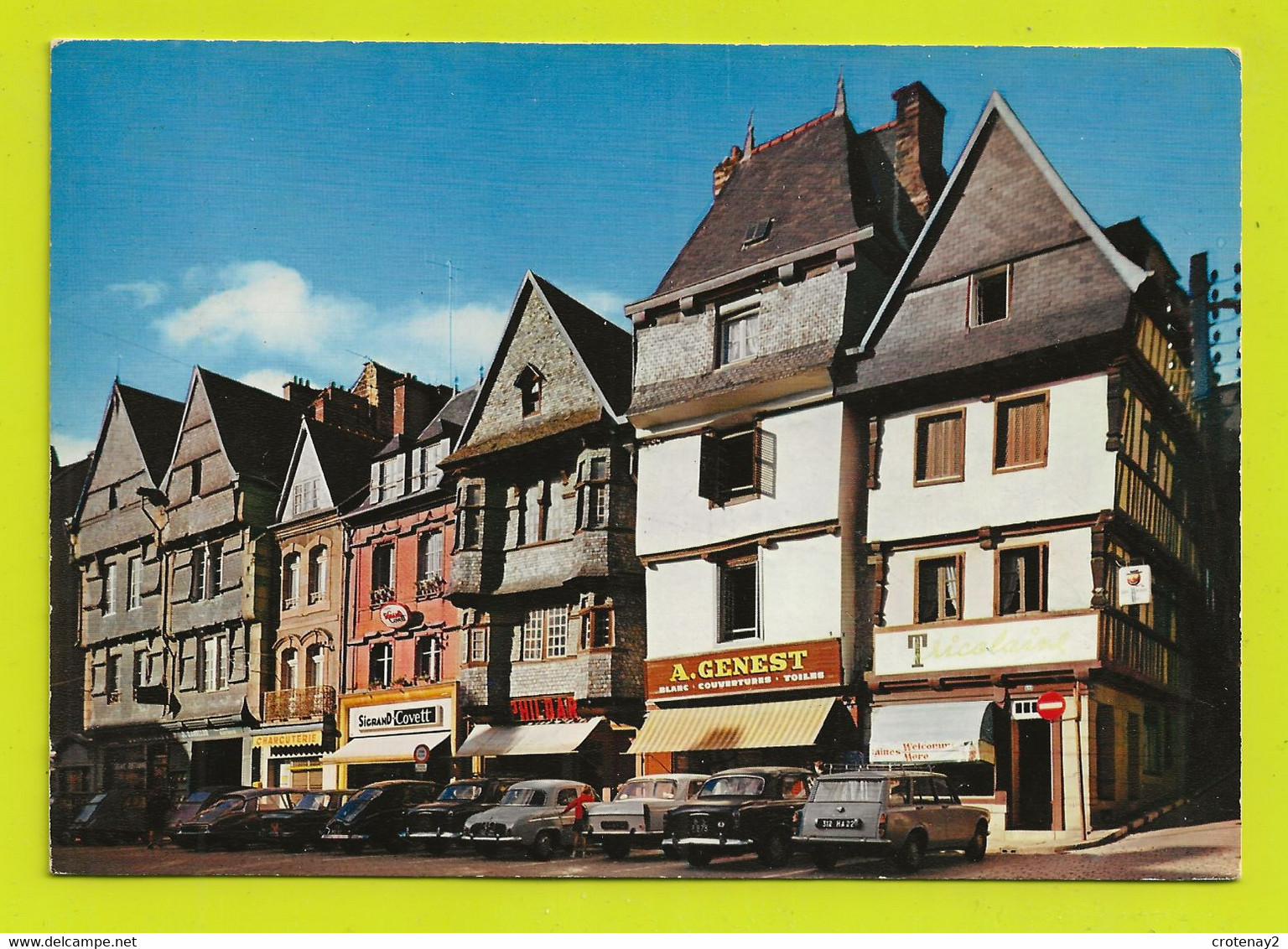 22 LANNION En 1970 N°10 Pl Leclerc Peugeot 203 403 404 Citroën DS 2CV Simca 1500 Break Magasin A. Genest Phidar Sigrand - Lannion