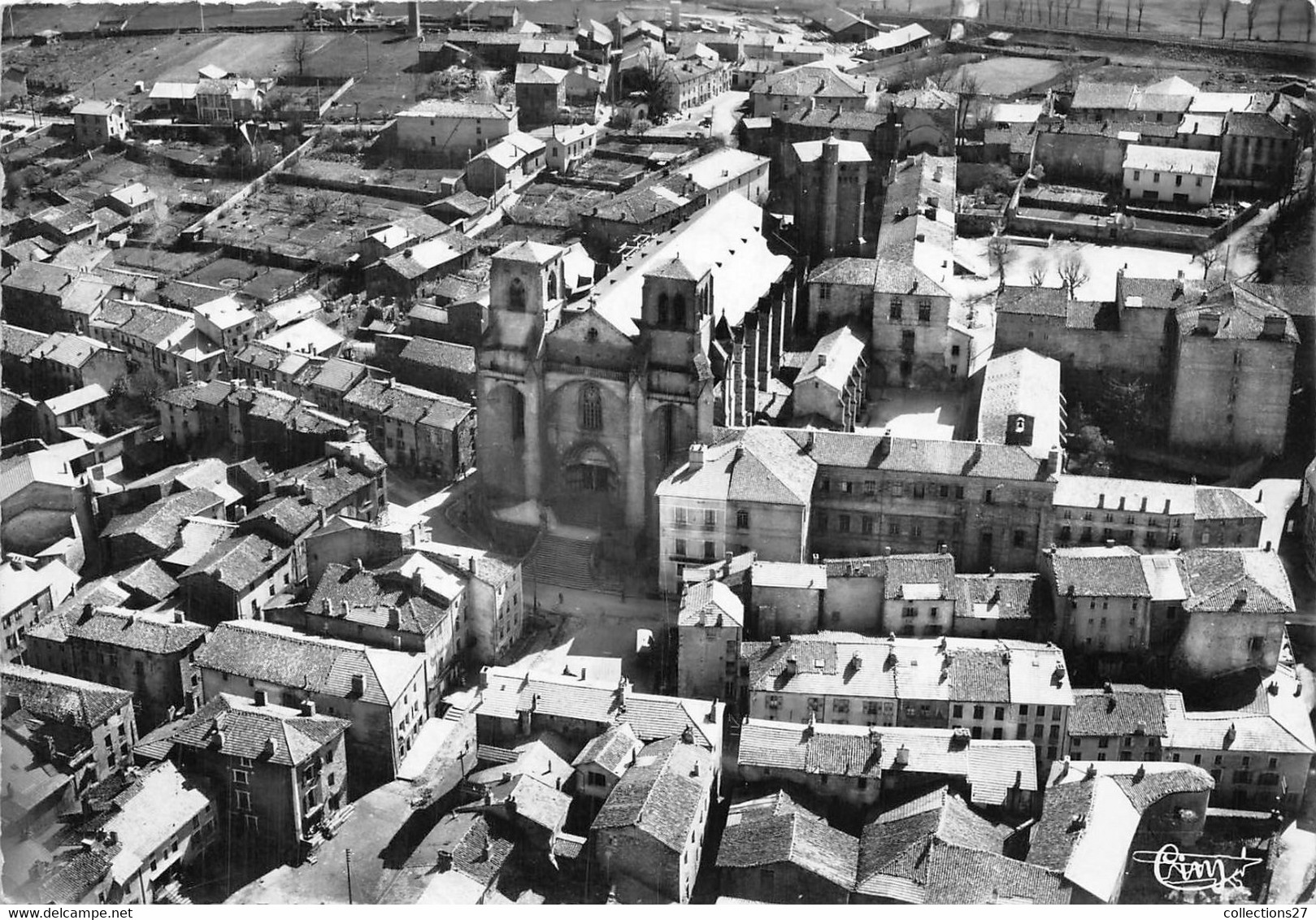 43-LA-CHAISE-DIEU- VUE AERIENNE DE L'ABBAYE ST ROBERT - La Chaise Dieu