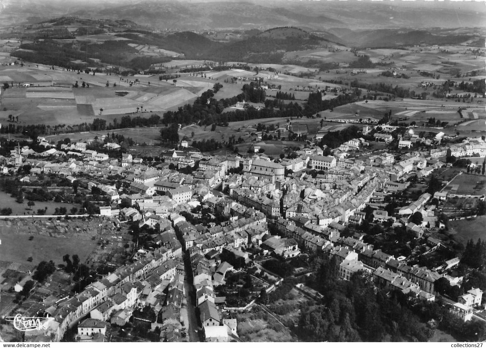 43-YSSINGEAUX- VUE AERIENNE AVEC LES MONTS DU VELAY - Yssingeaux