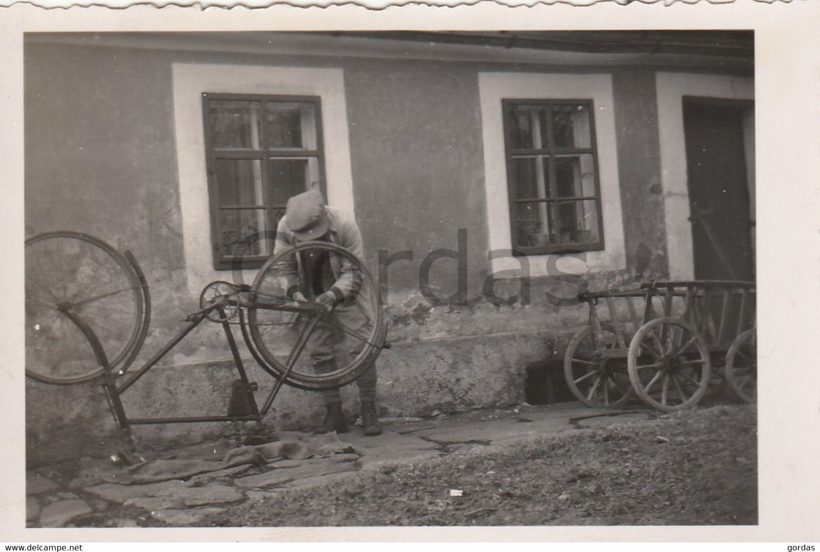 Germany - Eisenberg - Bicycle Repairing - Photo - 60x80mm - Eisenberg