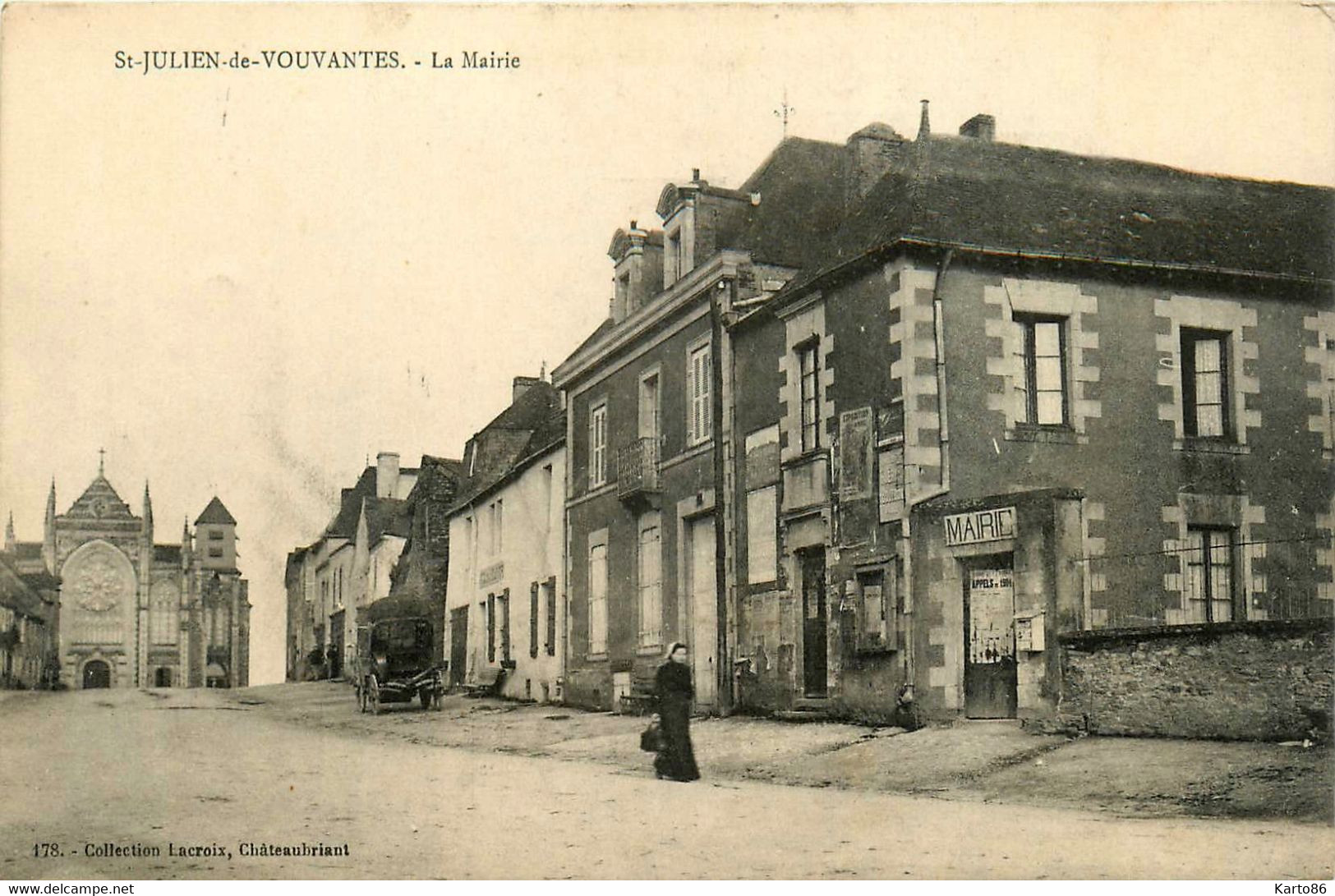 St Julien De Vouvantes * Rue Et Vue Sur La Mairie * Hôtel De Ville - Saint Julien De Vouvantes