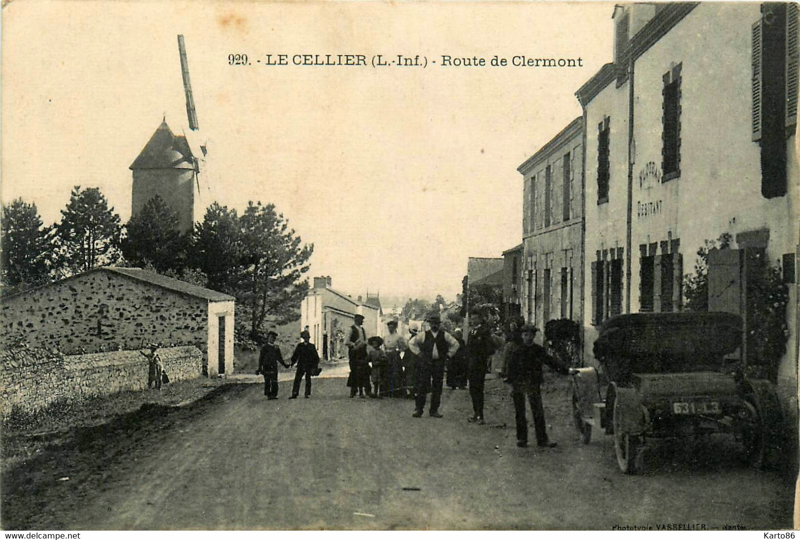 Le Cellier * La Route De Clermont * Débitant * Automobile Voiture Ancienne * Villageois Molen Moulin à Vent - Le Cellier