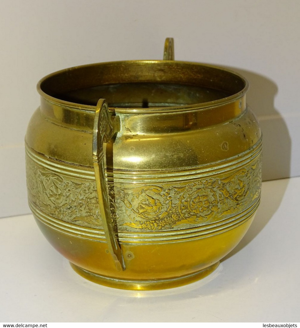 * JOLI CACHE POT LAITON ART NOUVEAU C KURZ & Co TIEL Hollande collection déco E