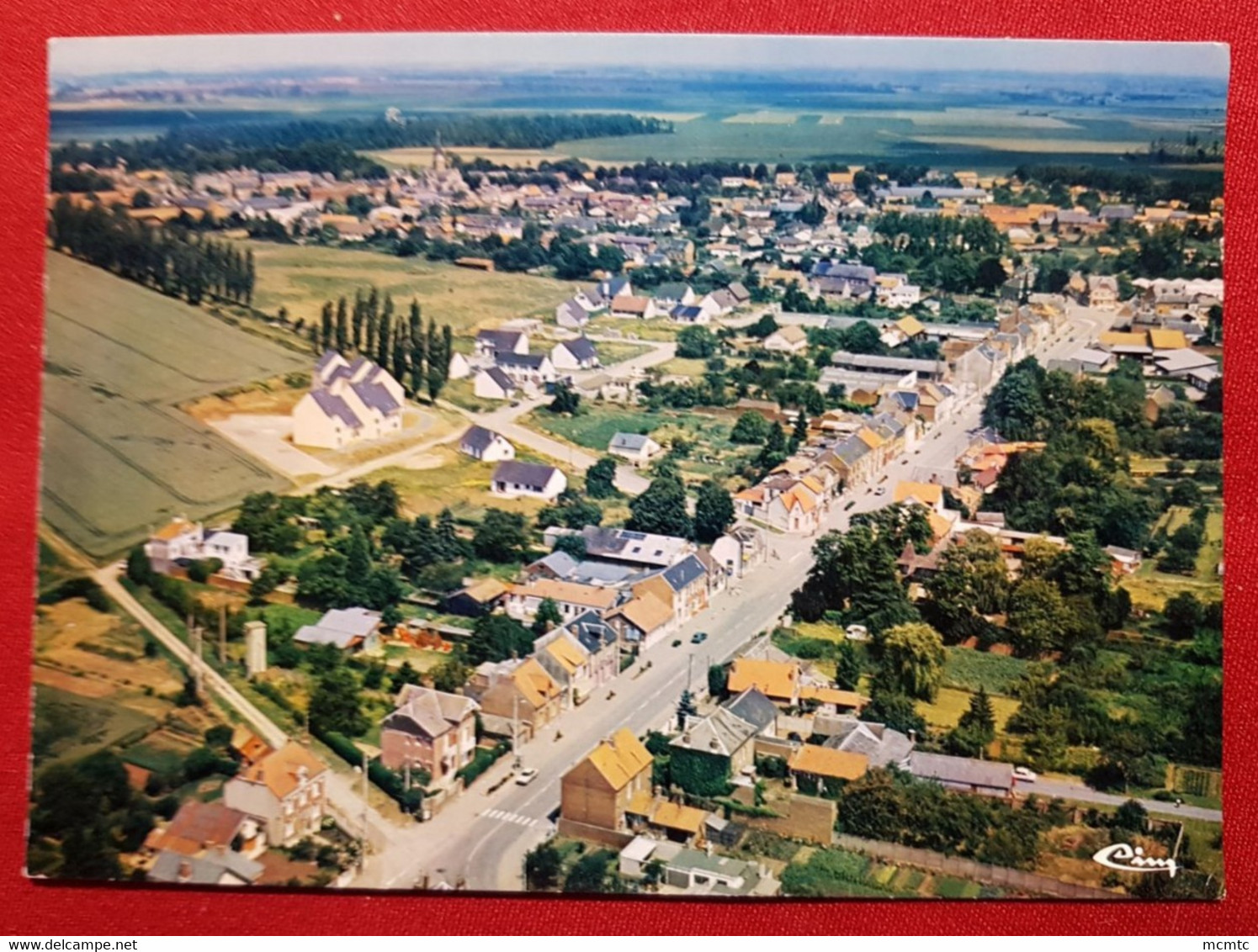 CPM    - Chaulnes  (Somme) - Vue Générale Aérienne Et Rue A. Briand - Chaulnes