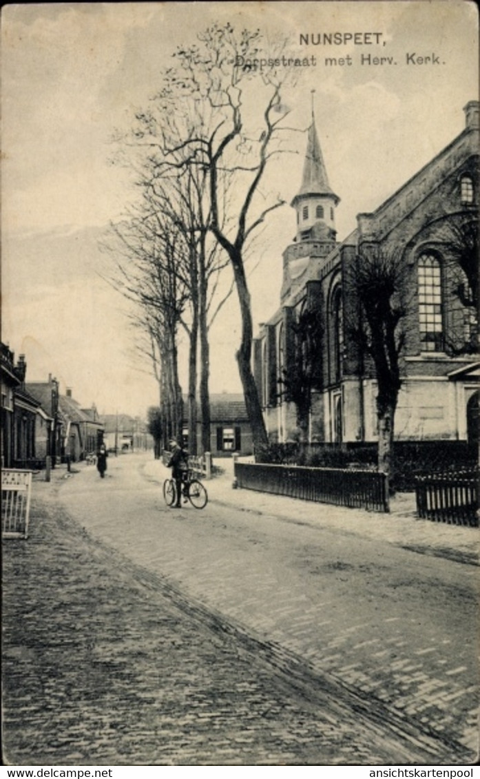 CPA Nunspeet Gelderland, Dorpsstraat Met Herv. Kerk - Andere & Zonder Classificatie