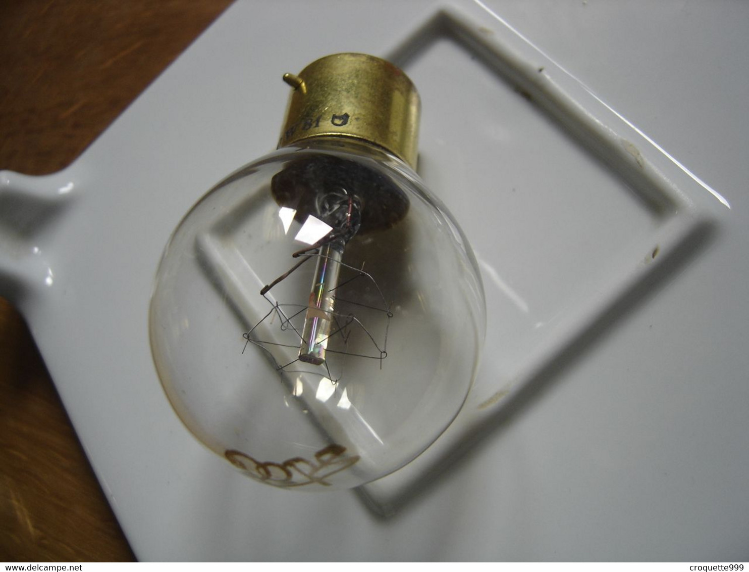 Ancienne AMPOULE A Filament POPE 230 V 40 W Des Annees 1920 1930 - Autres Appareils