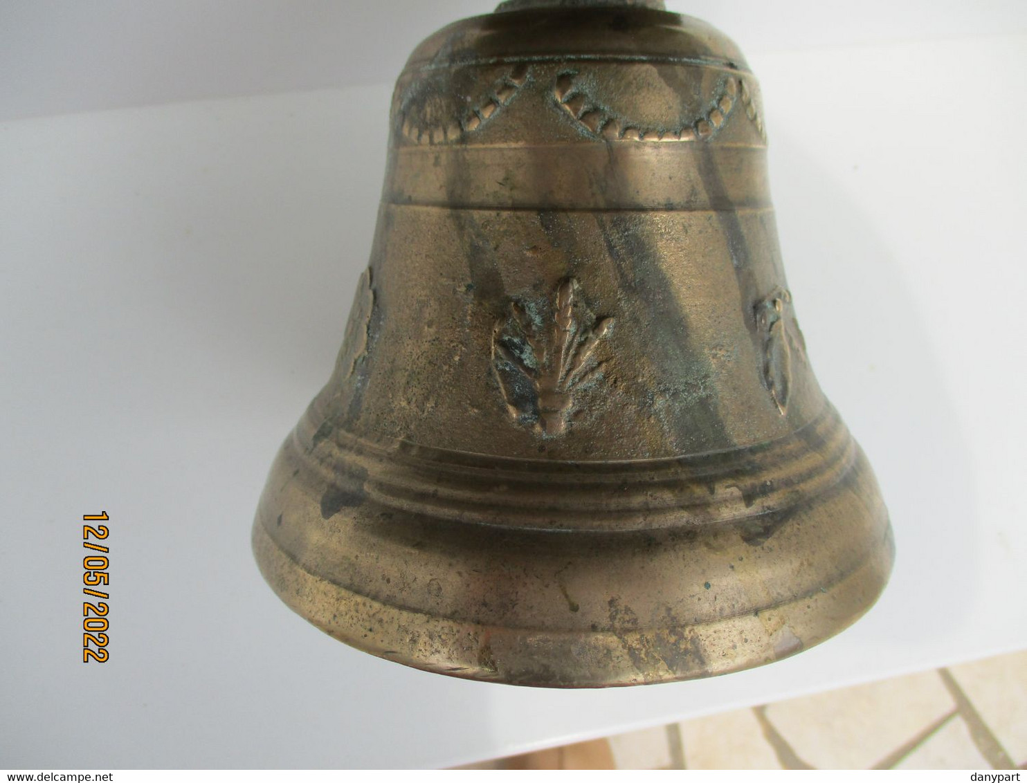 OBERTINO ANCIENNE CLOCHE DE VACHE En BRONZE COLLIER CUIR GRAVEE LABERGEMENT ST MARIE DOUBS BELLE SONORITE MELODIEUSE - Glocken