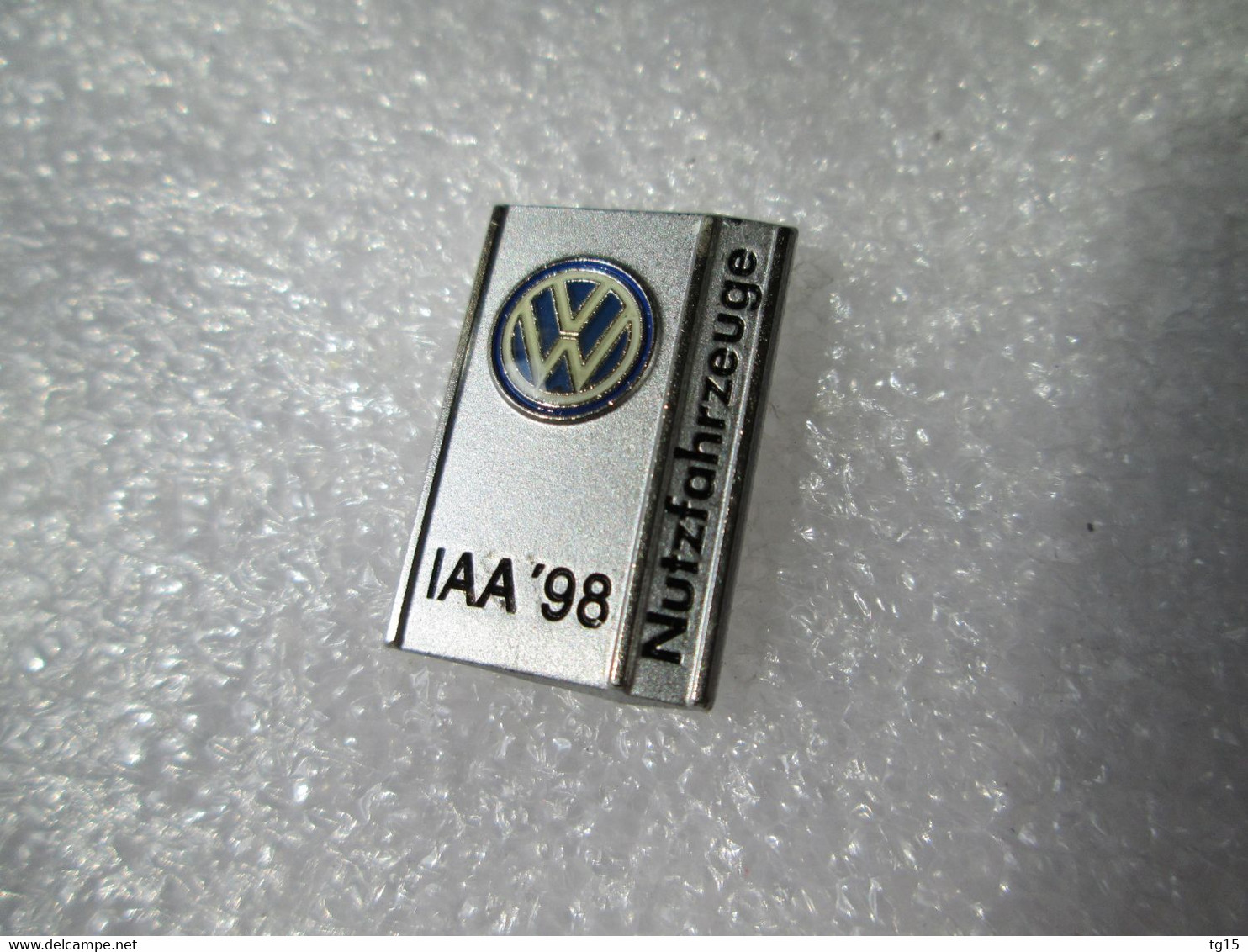 PIN'S     VOLKSWAGEN  IAA 1998 - Volkswagen