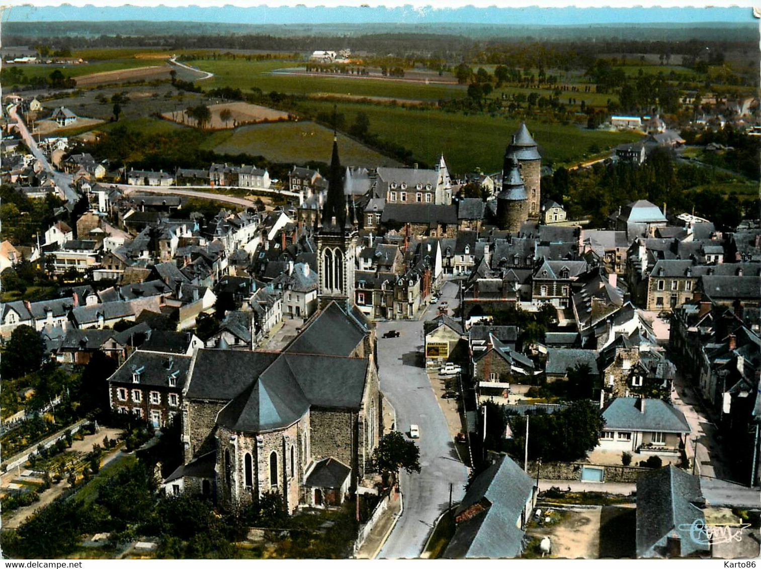 Châteaugiron * Vue Générale Aérienne Du Village - Châteaugiron