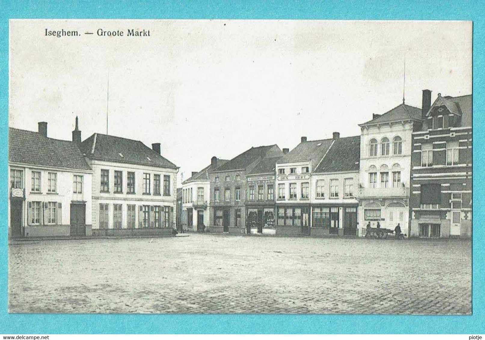 * Izegem - Iseghem (West Vlaanderen) * (Déposé Strobbe - Hoornaert) Grote Markt, Grand'Place, Square, Café Den Hert, TOP - Izegem