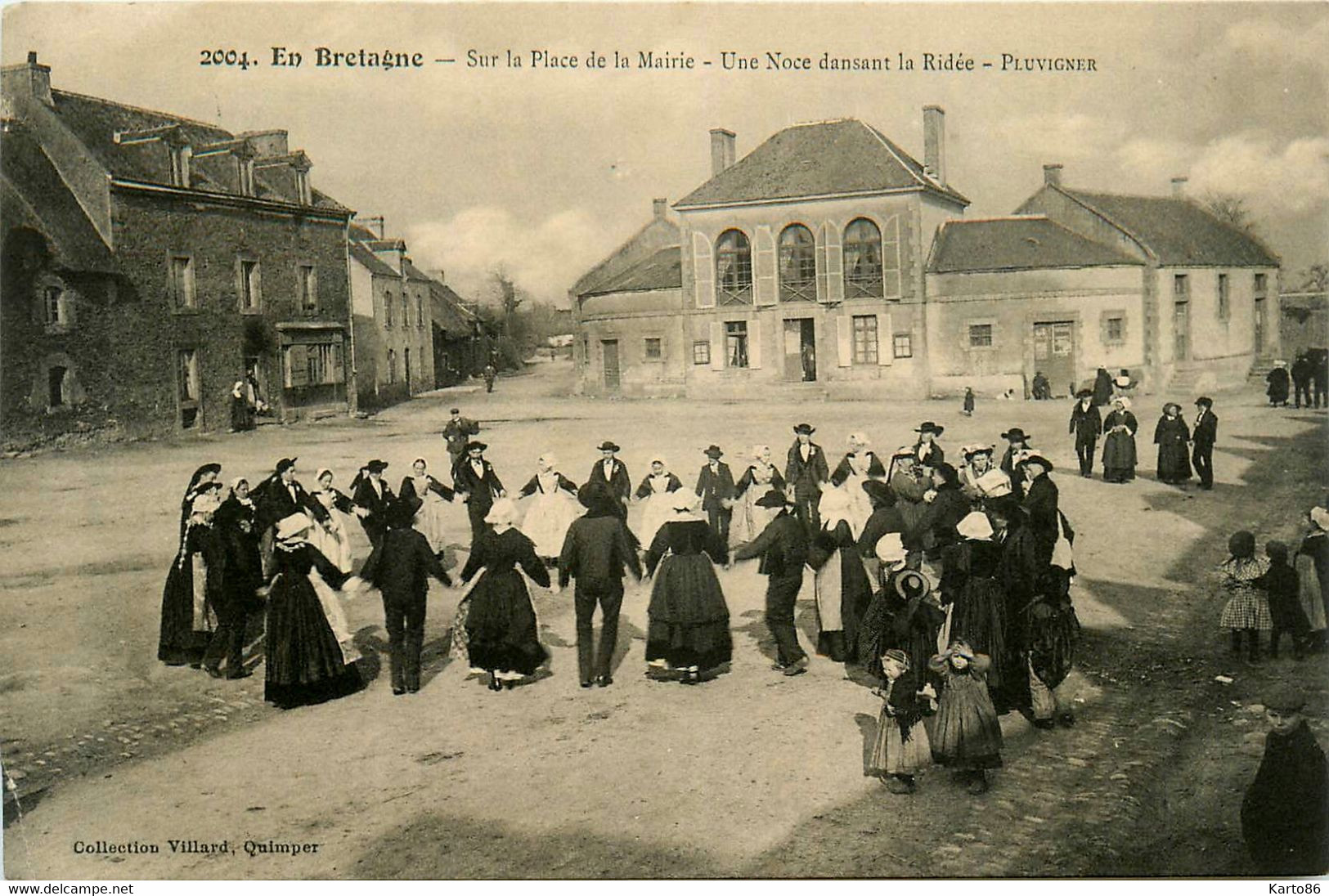 Pluvigner * Sur La Place De La Mairie * Une Noce Dansant La Ridée * Fête Folklore - Pluvigner