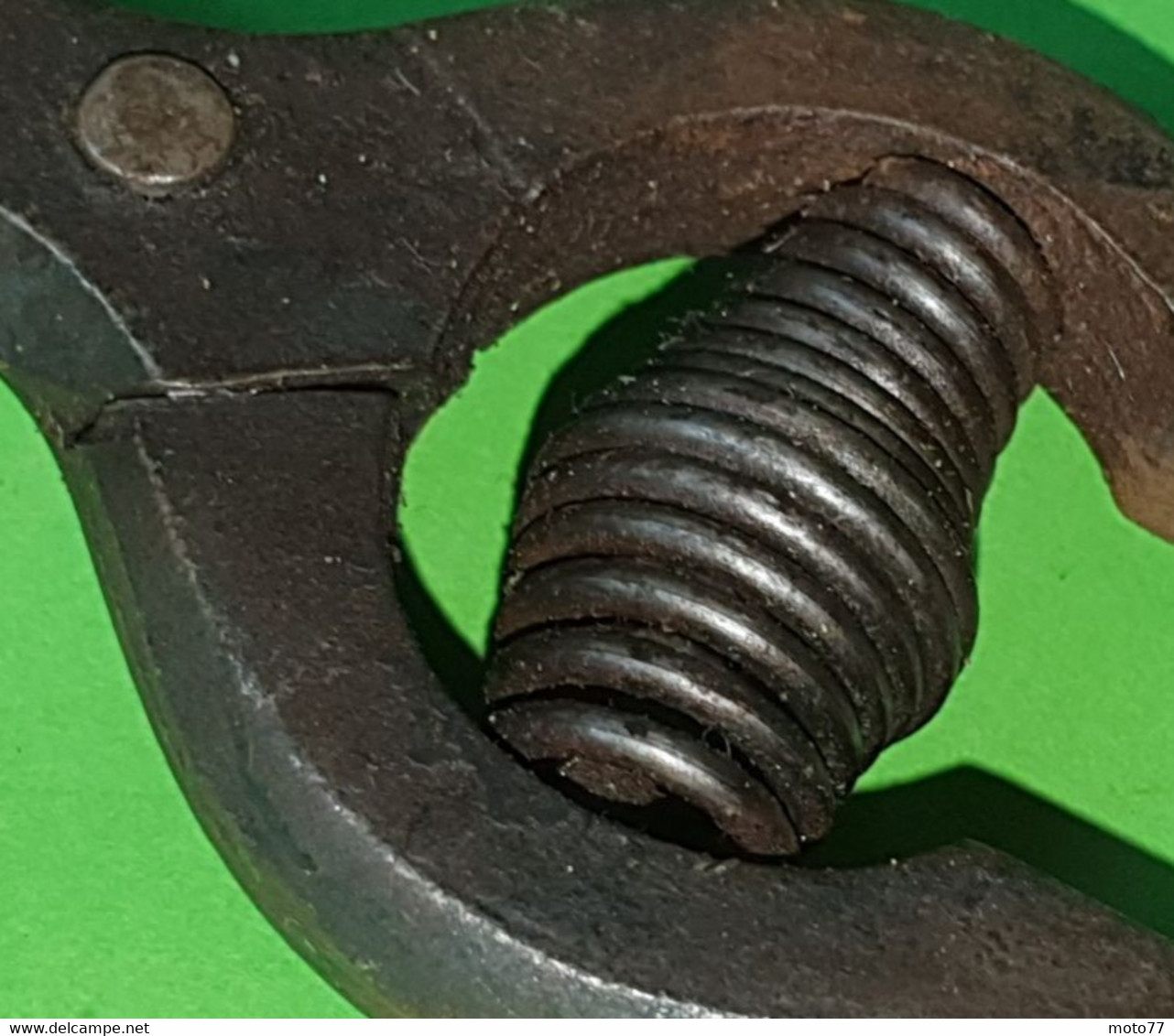 Ancien OUTIL spécial - SÉCATEUR pointu - acier cuir - "Laissé dans son jus"- vers 1920 1950