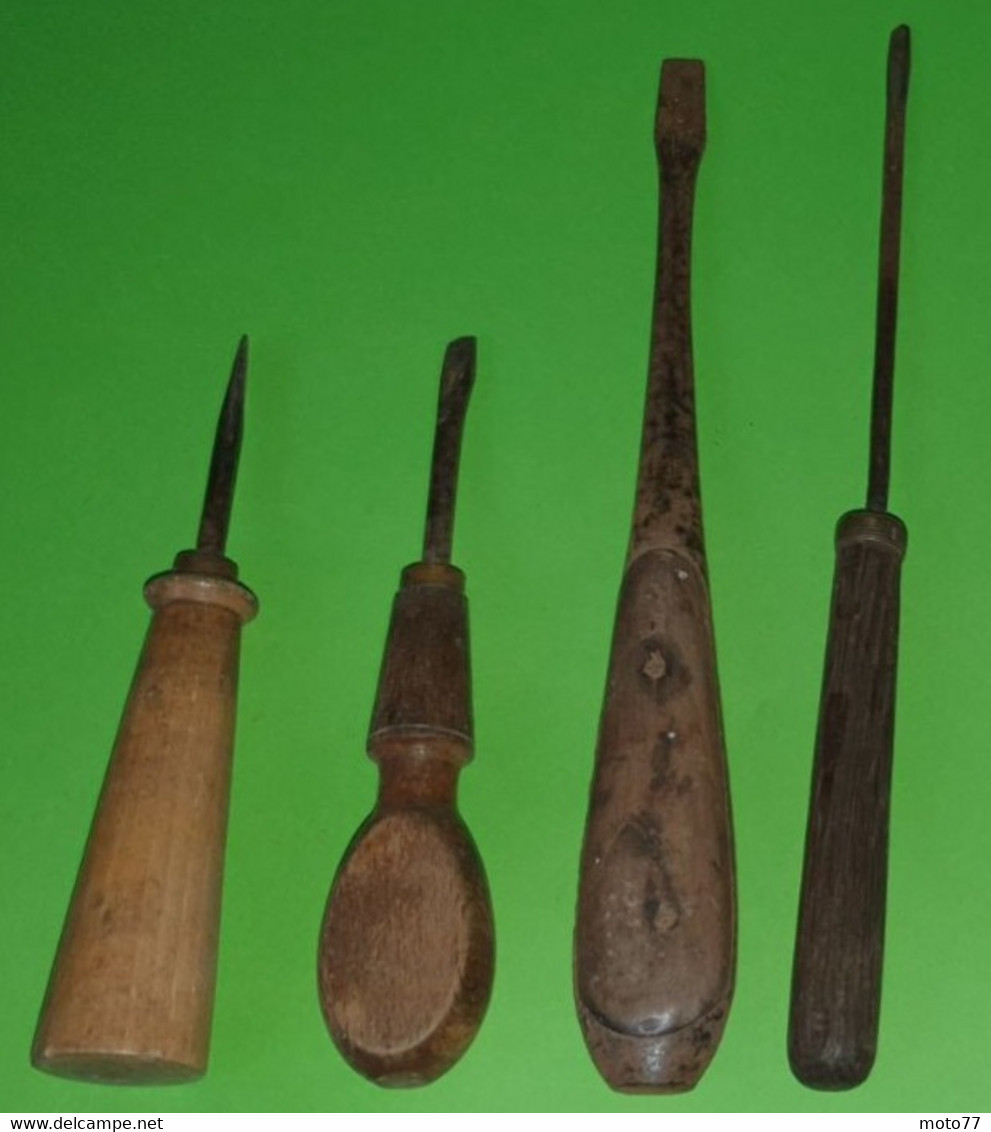 Lot 4 anciens petits OUTILS spécial - TOURNEVIS - Acier et bois - Etat d'usage "dans leur jus" - Vers 1900 1940