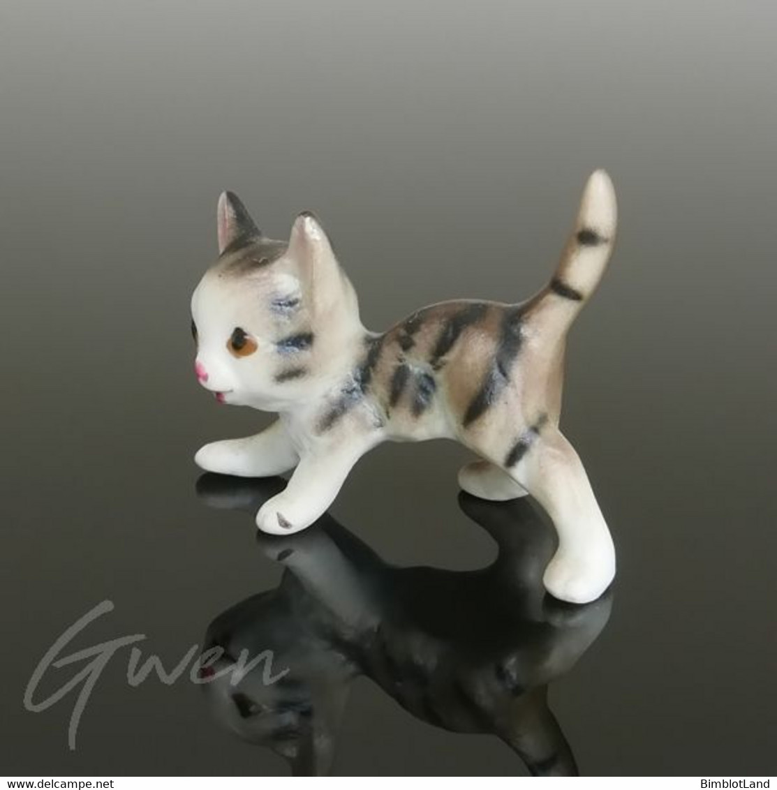 Ancienne Miniature Figurine Chat Chaton Sujet Porcelaine 3cm Japon - Animaux