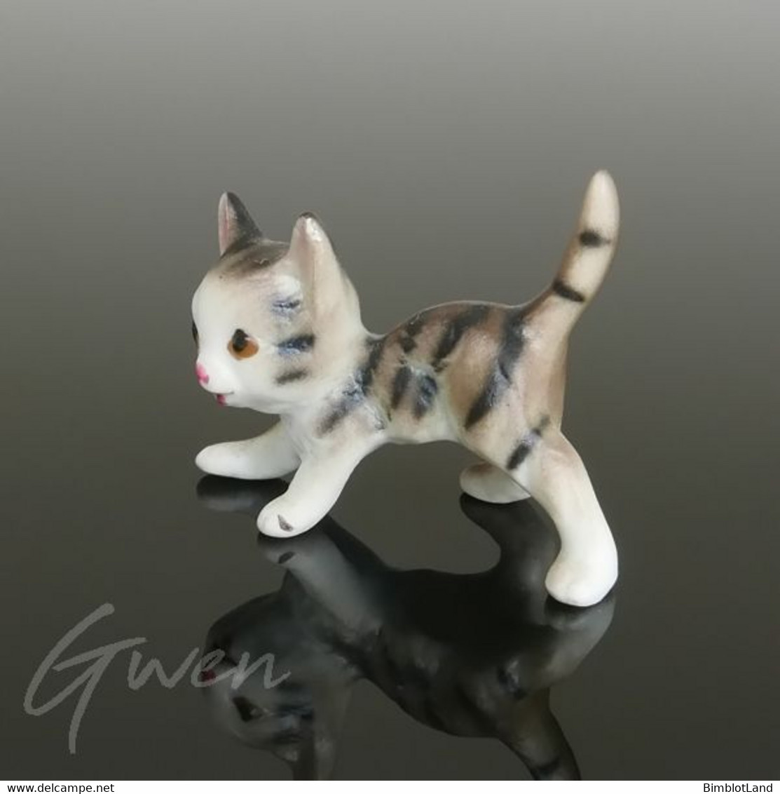 Ancienne Miniature Figurine Chat Chaton Sujet Porcelaine 3cm Japon - Animals