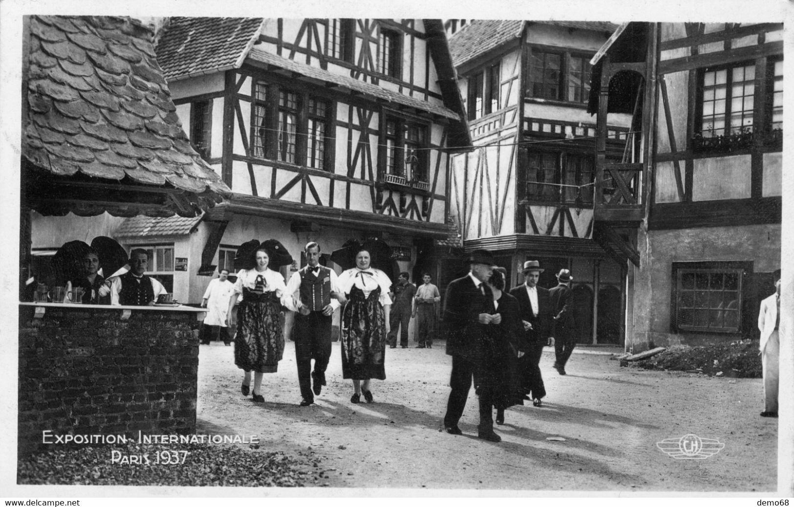 Paris CPA 75 Paris Exposition1937 CH Fantaisie Folklore Costume Alsace Alsacienne Elsässerin Nœud Jupe Jeune Fille - Expositions