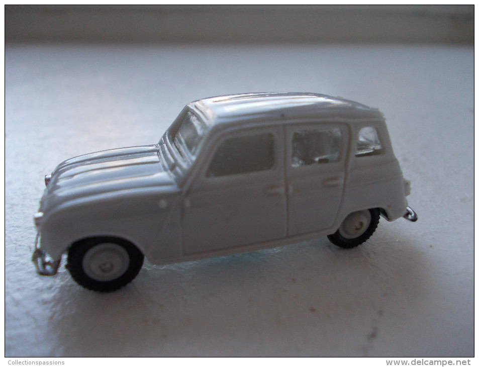 MICRO NOREV. Ech 1:87 - Renault 4L Gris Clair. Année 60 - - Echelle 1:87