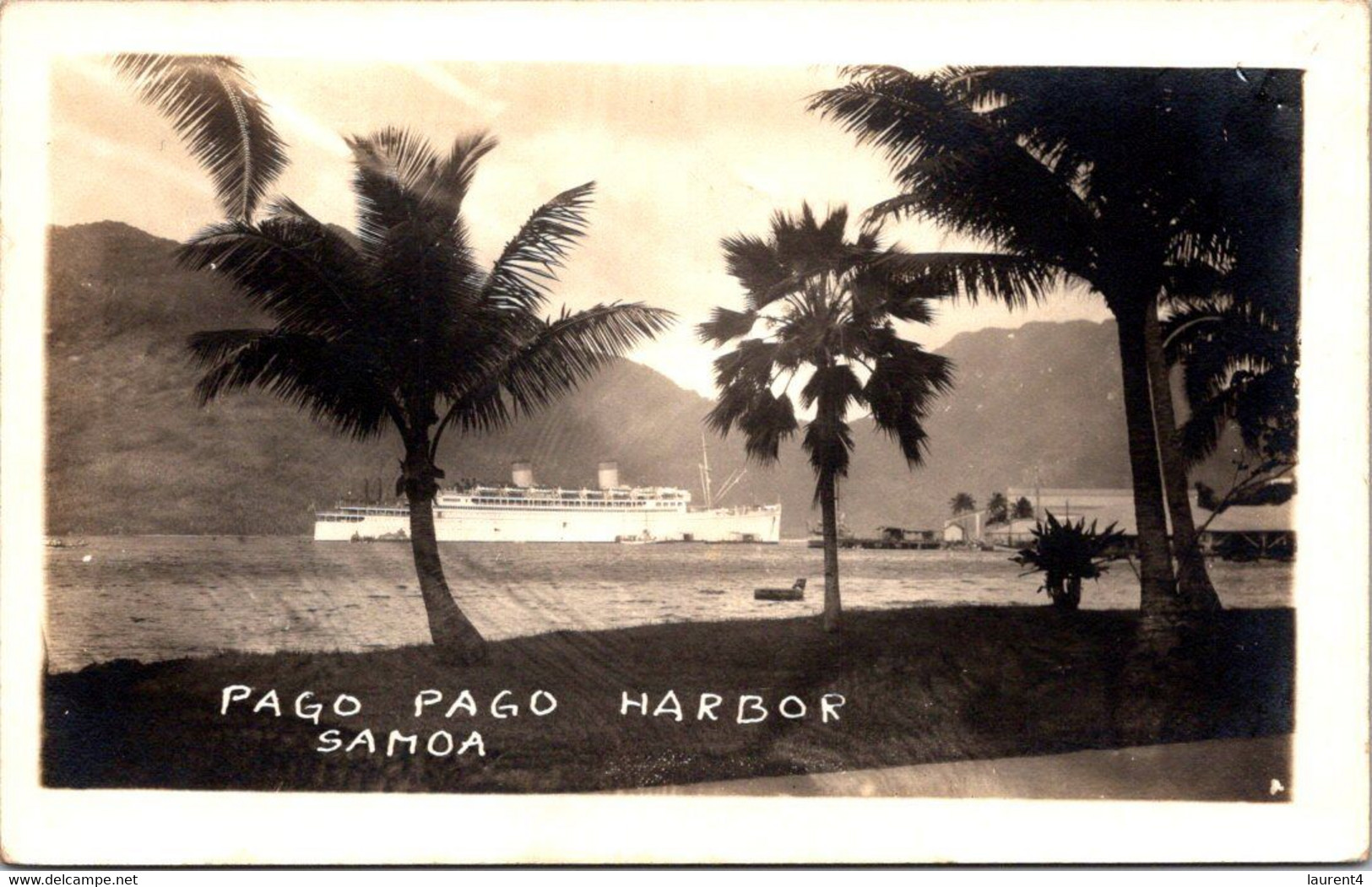 (4 H 55)  Very Old Postcard - Town Of Pago Harbour (and Cruise Ship) - Samoa