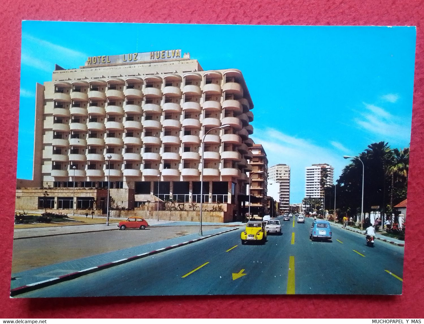 SPAIN POSTAL POST CARD HUELVA AVENIDA ALAMEDA SUNDHEIM HOTEL LUZ COCHES SEAT 600 CITROËN 2 CV. RENAULT 4..CARS VOITURES. - Huelva