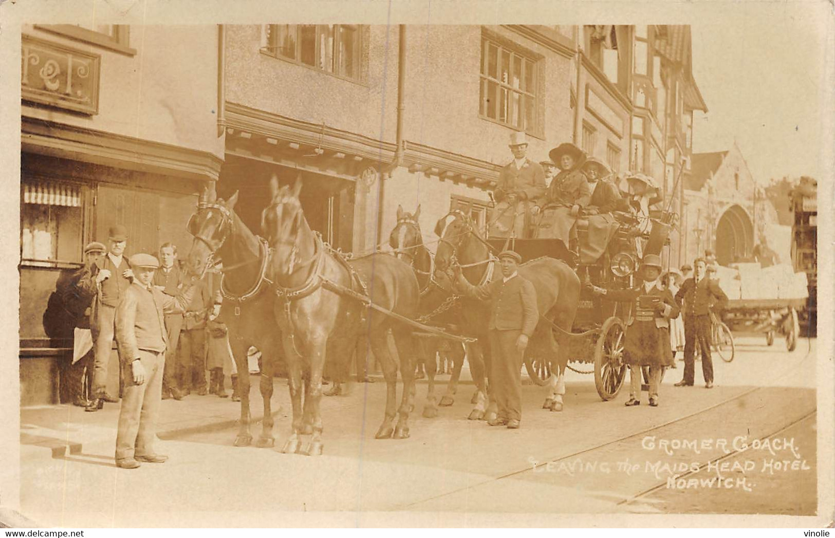 PIE-22-FO-3658 : NORWICH. GROMER COACH. LEAVING THE MAIDS HEAD HOTEL. DILIGENCE - Norwich