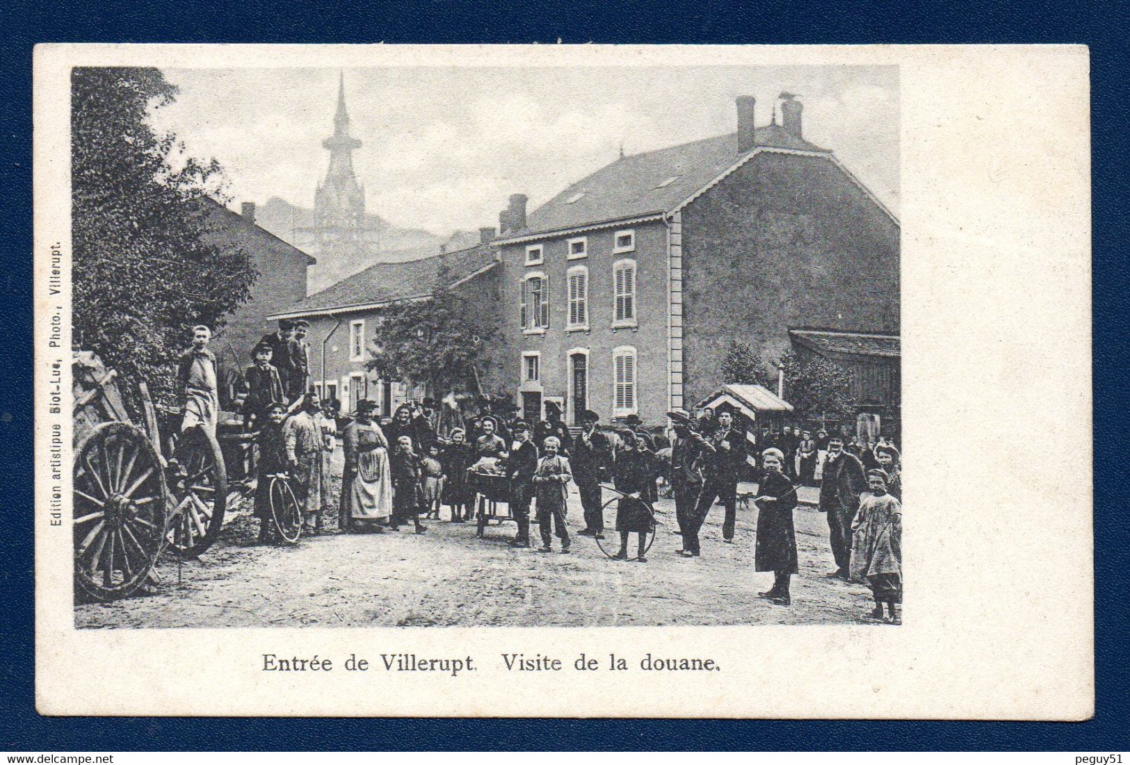 54. Villerupt. Entrée De Villerupt. Eglise De La Nativité. Visite De La Douane. - Autres & Non Classés