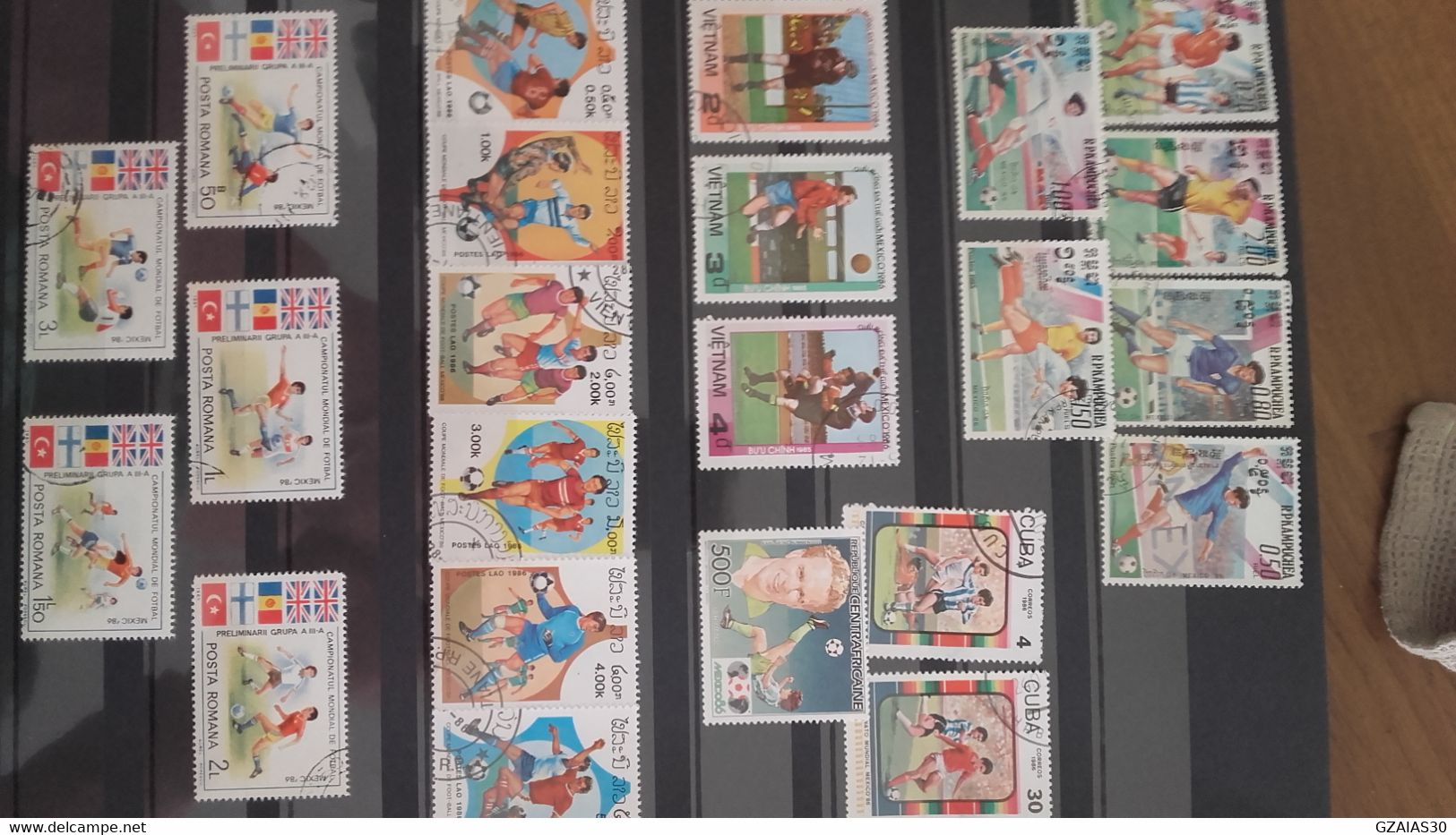 monde lot de 1000 timbres sur le thème du football