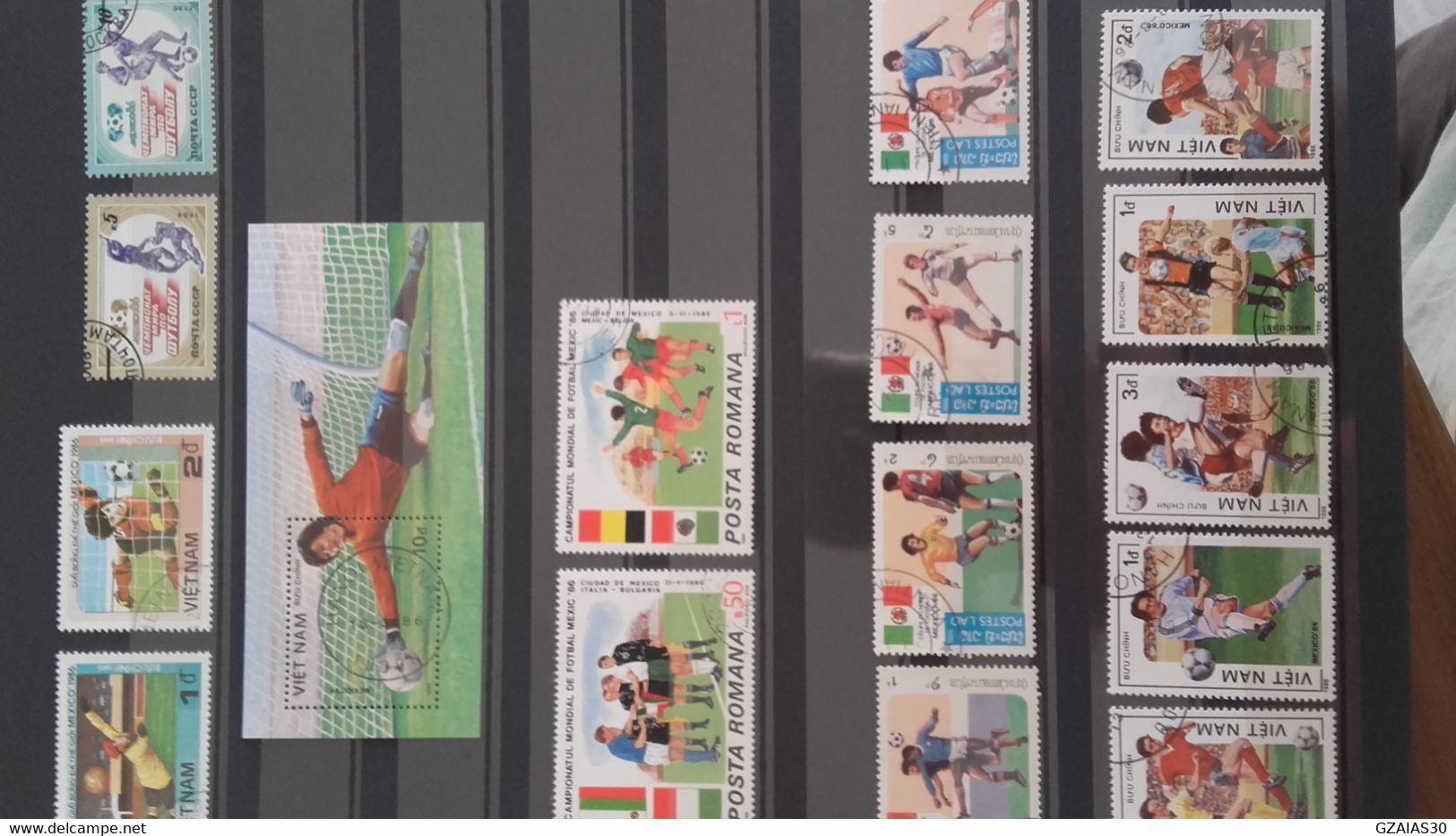 monde lot de 1000 timbres sur le thème du football