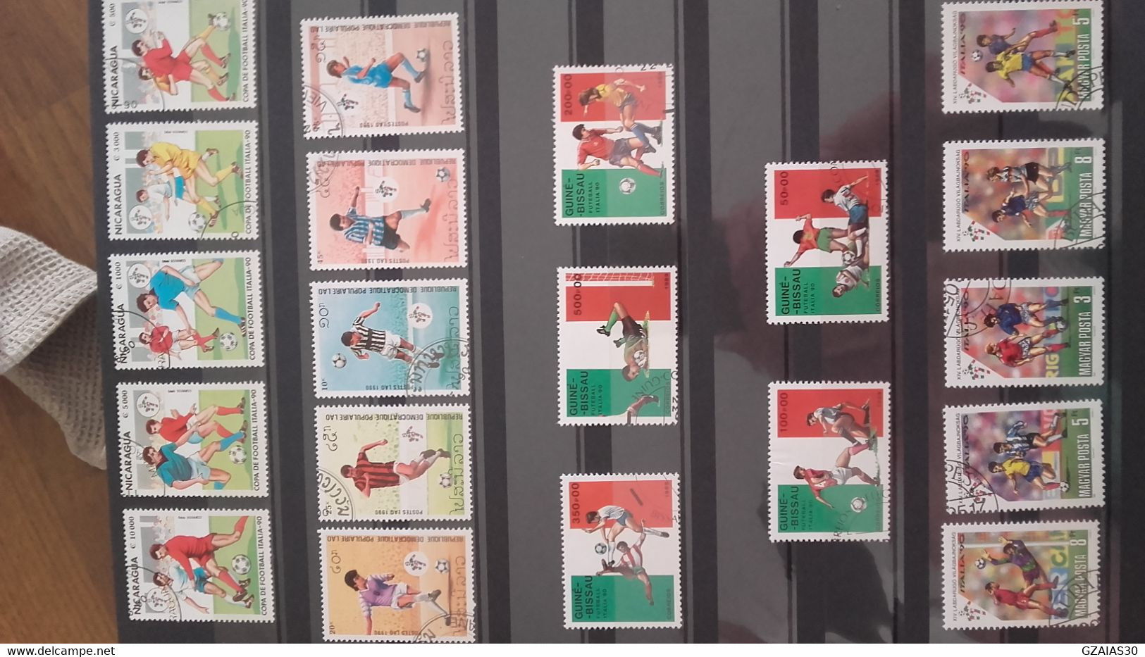 monde lot de 1000 timbres sur le thème du football