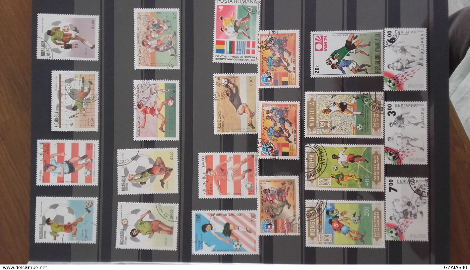 monde lot de 1000 timbres sur le thème du football