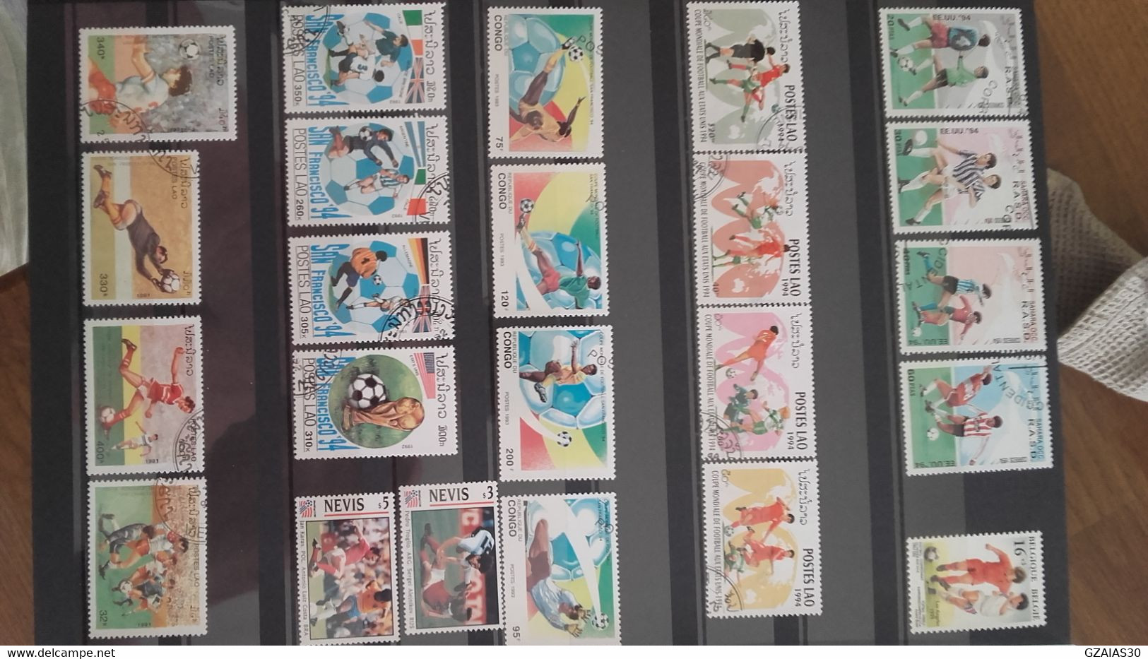 monde lot de 1000 timbres sur le thème du football