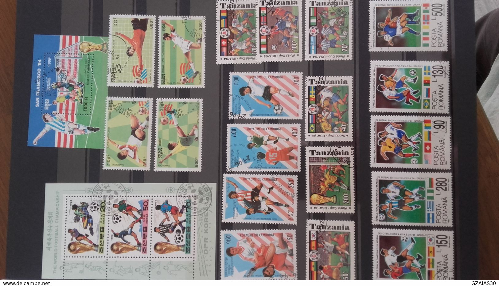 monde lot de 1000 timbres sur le thème du football