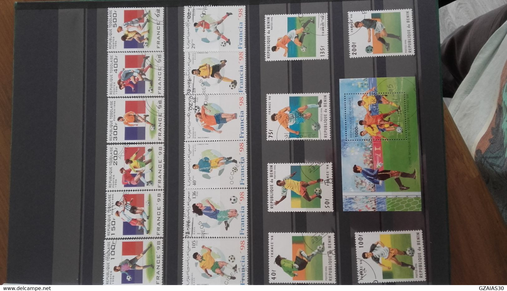 monde lot de 1000 timbres sur le thème du football