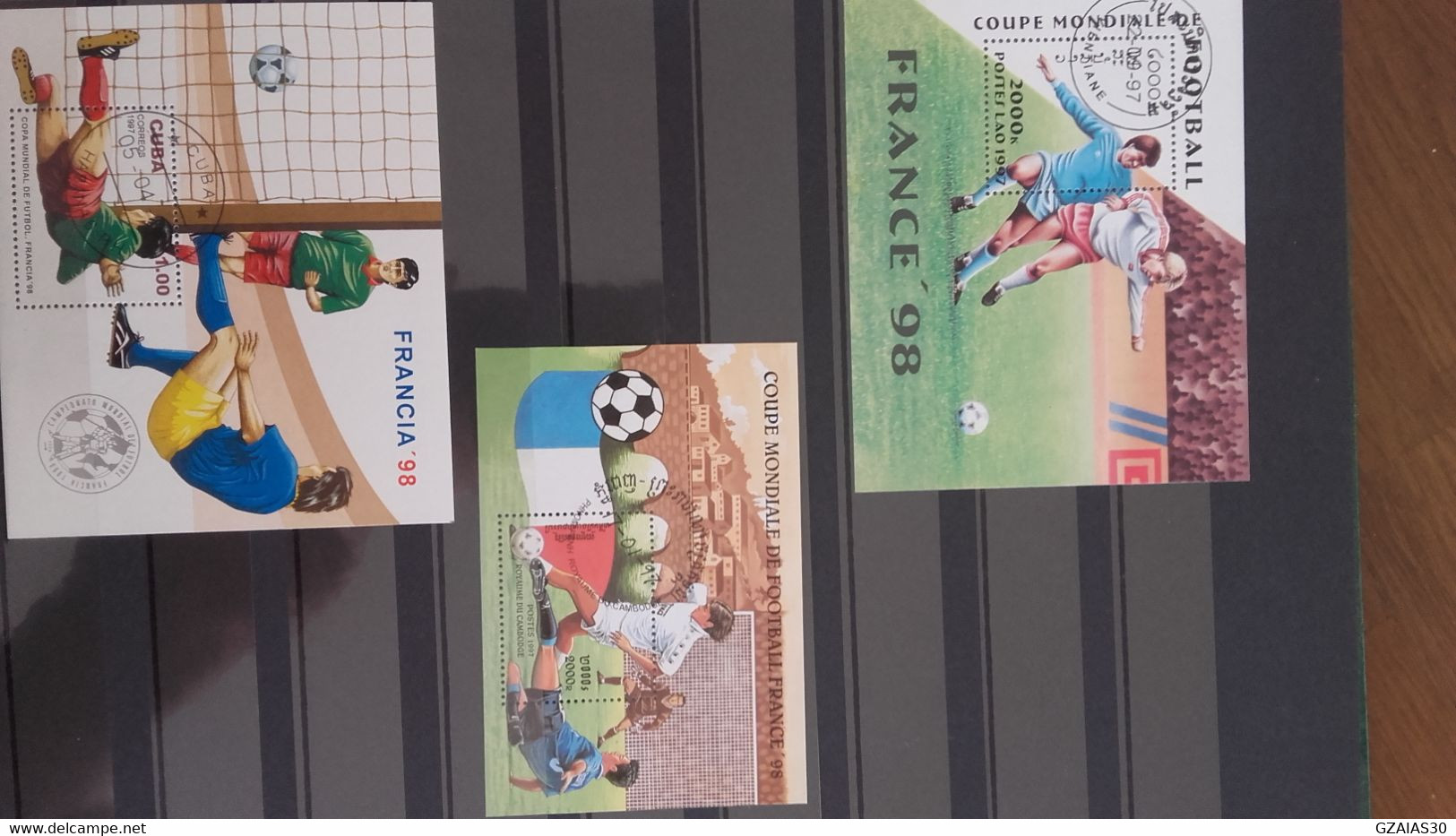 monde lot de 1000 timbres sur le thème du football