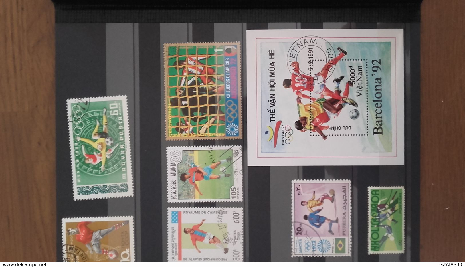 monde lot de 1000 timbres sur le thème du football