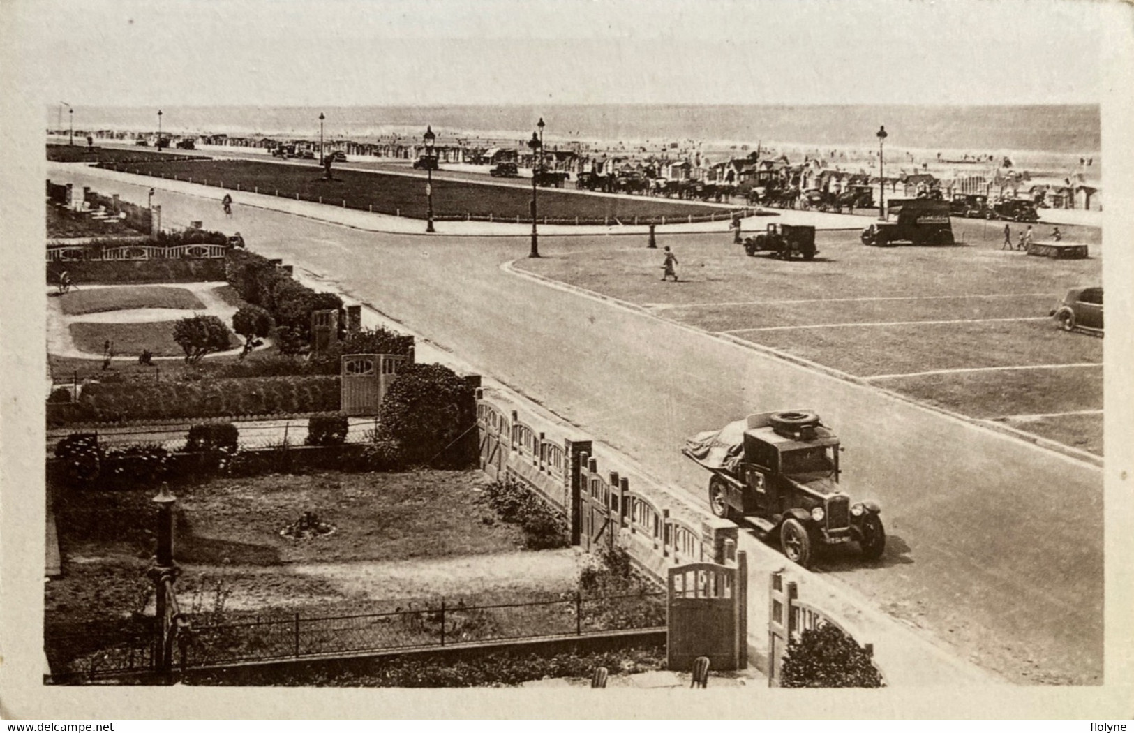 Le Touquet Paris Plage - Vue Sur La Digue - Parking - Automobile Voiture Ancienne - Le Touquet