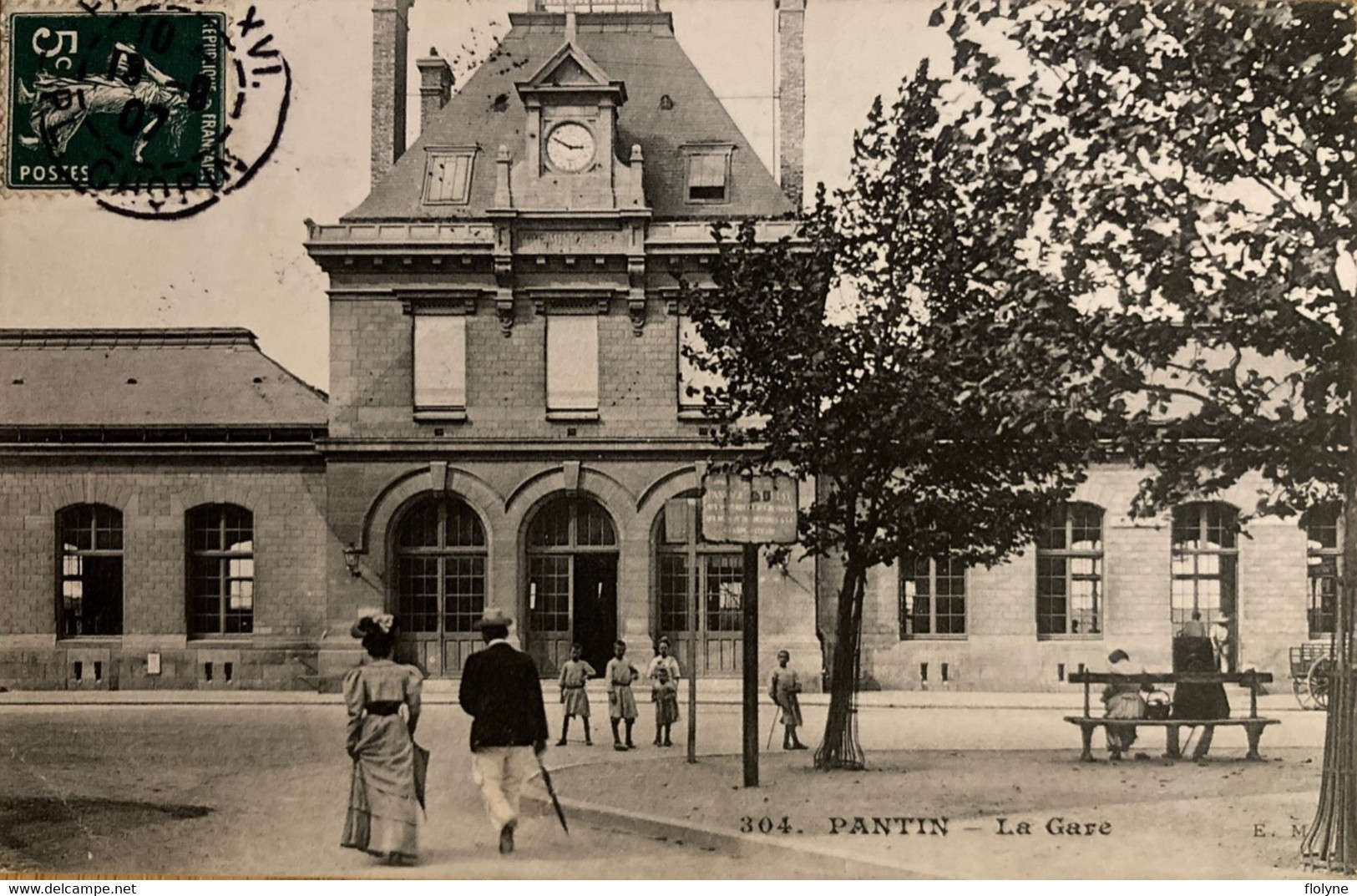 Pantin - Le Parvis De La Gare - Pantin