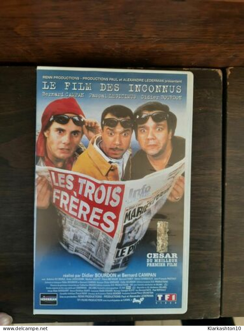 Cassette Vidéo - Les Trois Frères Film Avec Didier Bourdon Et Bernard Campan - Autres & Non Classés