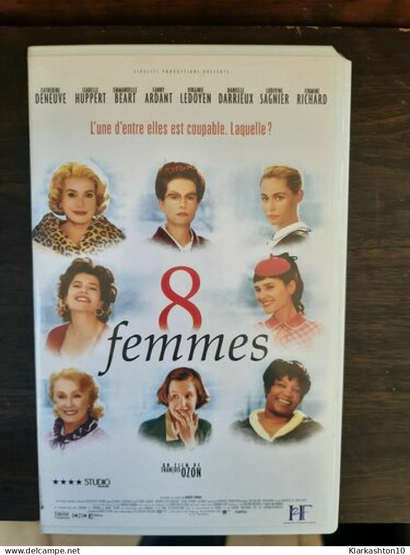 Cassette Vidéo - 8 Femmes Film Avec Isabelle Huppert - Autres & Non Classés