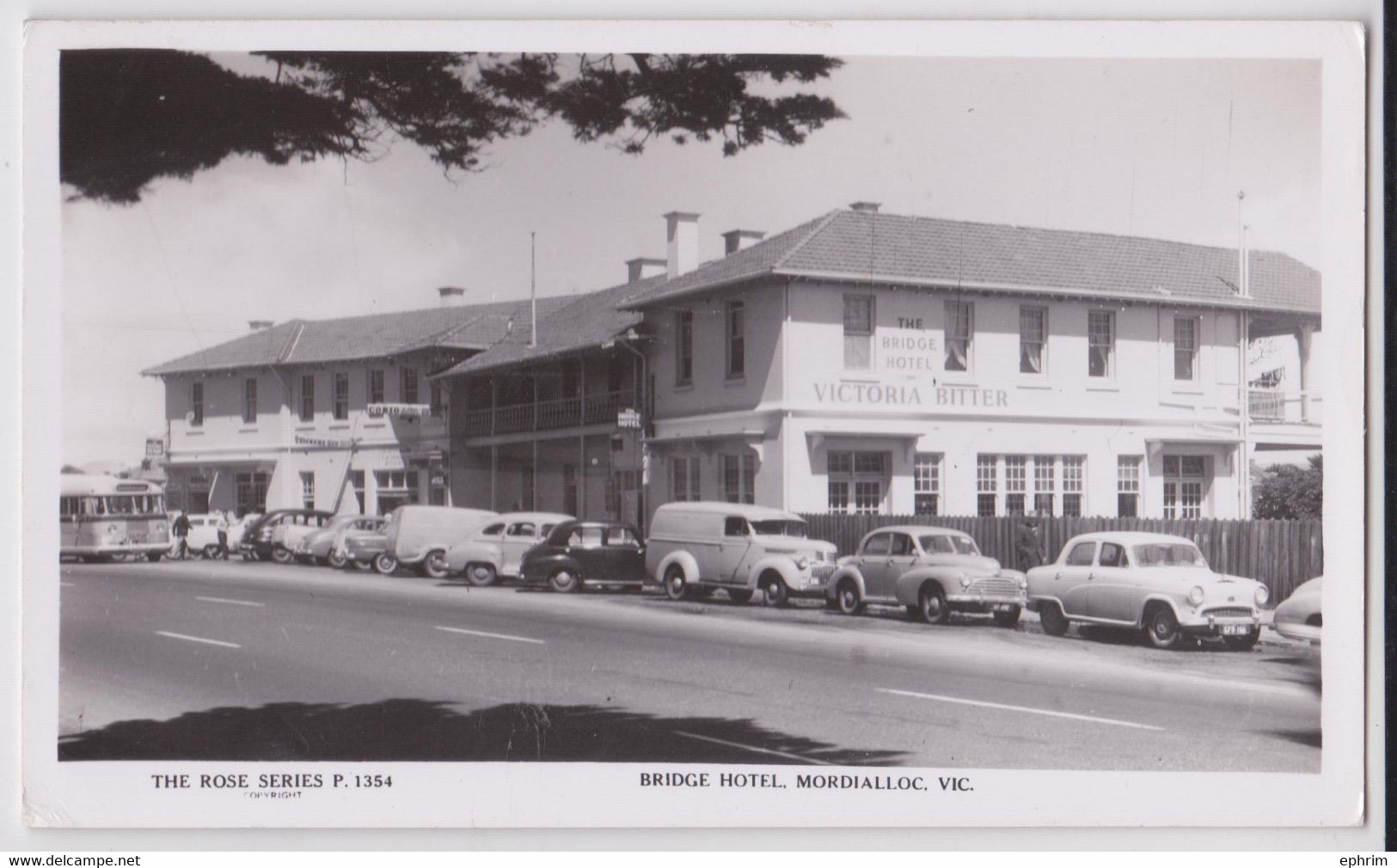 Mordialloc Bridge Hotel Old Car Truck Autobus Coach Victoria Melbourne Australia Rose Series - Melbourne