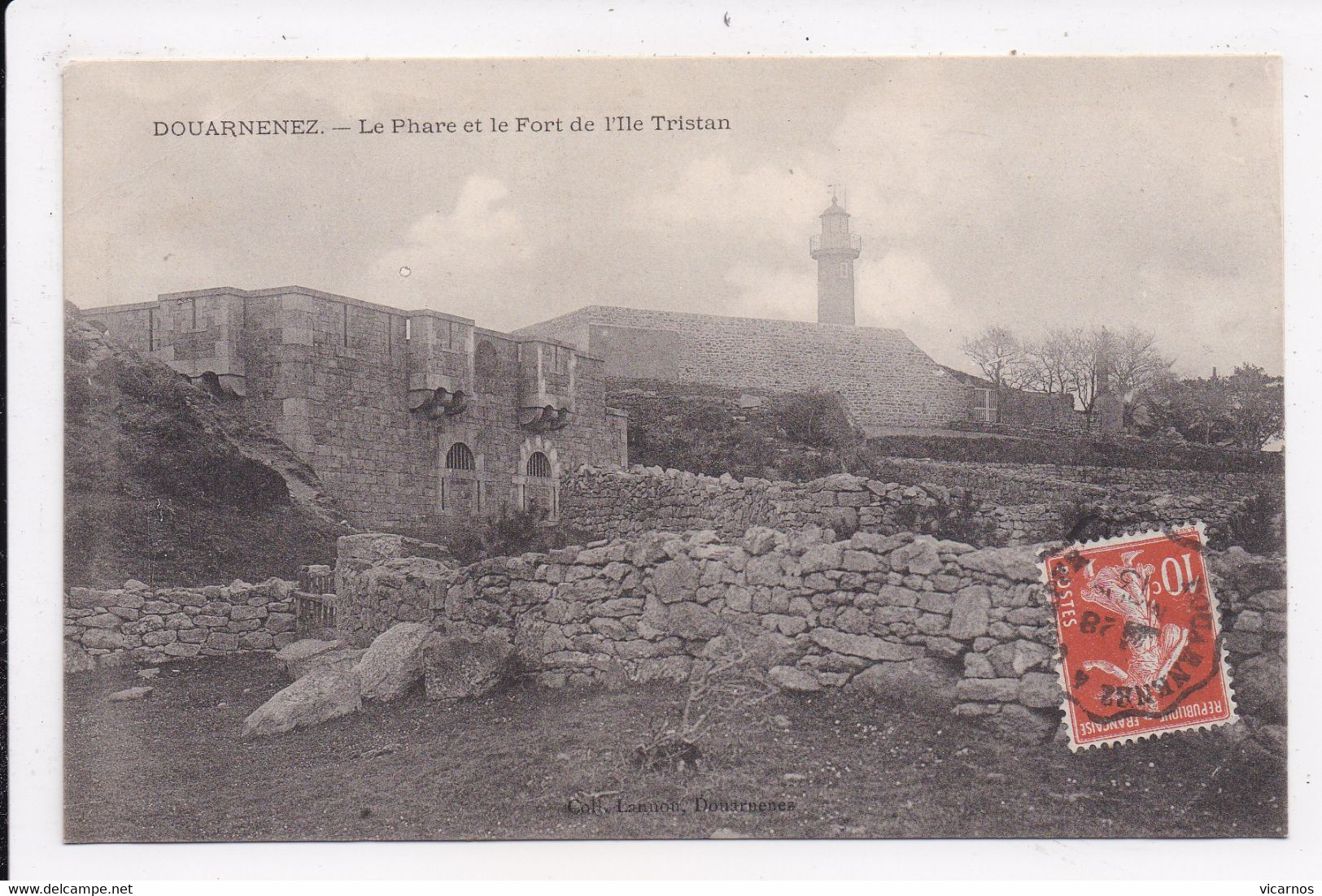 CP 29 DOUARNENEZ Le Phare Et Le Fort De L'Ile Tristan - Douarnenez